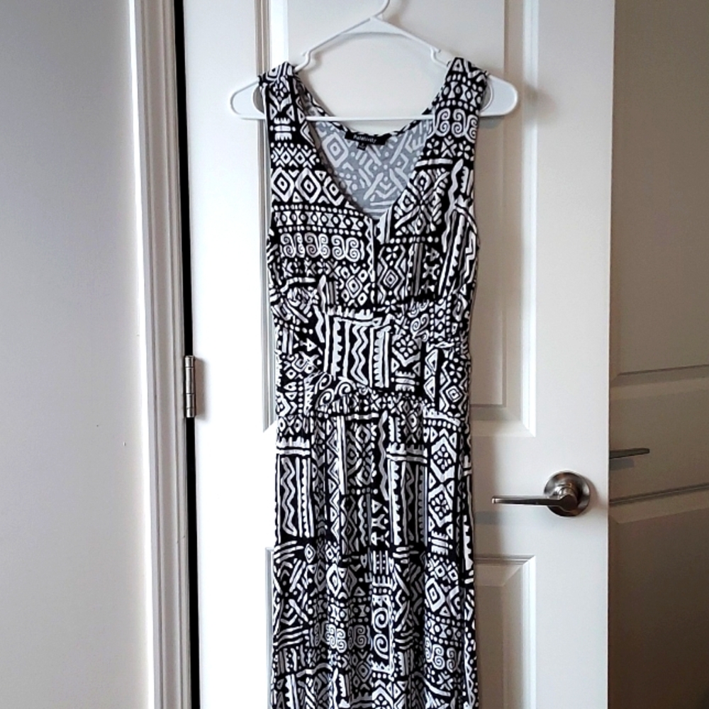 Relativity sleeveless dress black white small